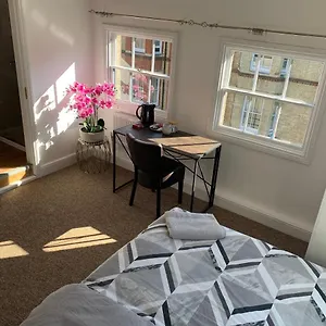 Castle Hill Resident Guest house